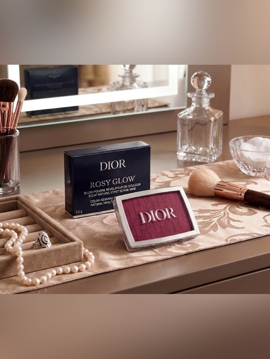 Dior Other - DIOR Rosy Glow Powder Blush - Berry